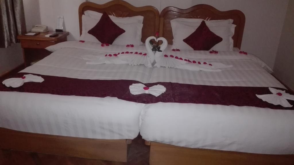מנדלאי Hotel Dingar מראה חיצוני תמונה